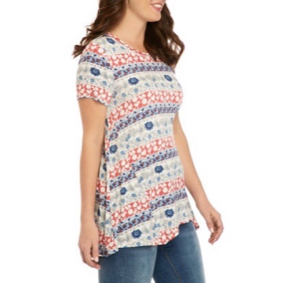 🔴2/$25 NWT Soft Shark Bite Style Multicolor Stretch Top - Picture 4 of 4